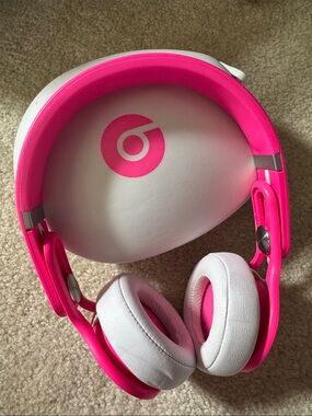 Beats by Dre Over-Ear Headphones in Pink & White